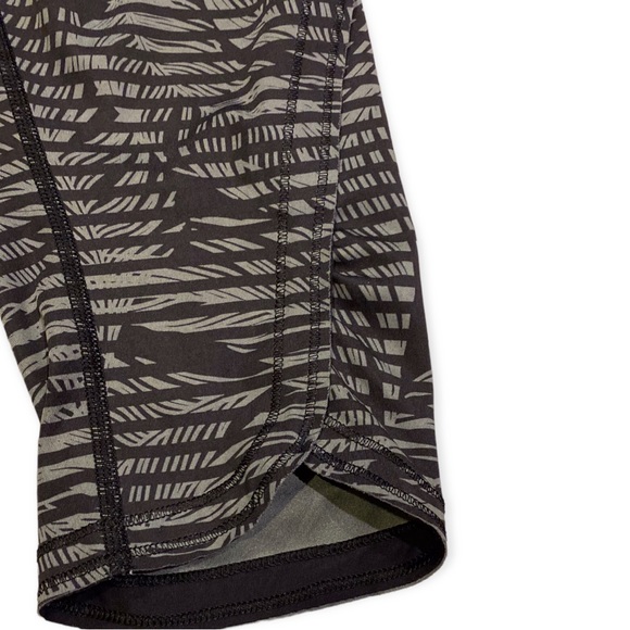 Lululemon Top Speed Cropped Leggings Black And Grey - Picture 8 of 10
